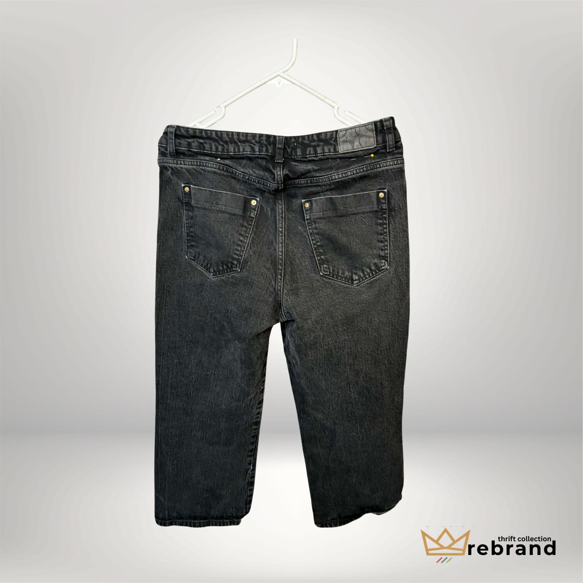 Zara Black Wash Cropped Jeans – Straight Leg Denim – Size 12 – Modern Minimal Denim