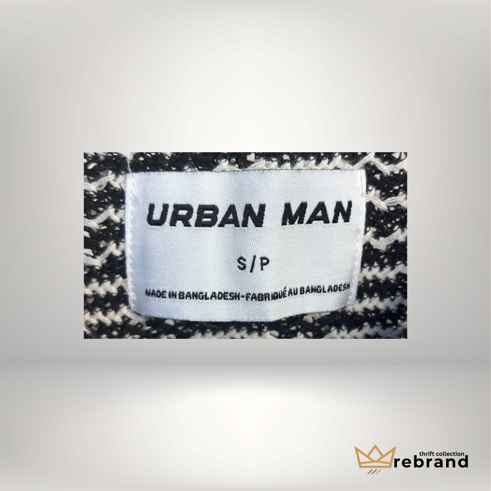 Urban Man Textured Knit Polo Shirt – Black & White Minimalist Short Sleeve (Size Small)